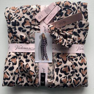 Victoria's Secret Leopard flannel long pajamas NWT medium